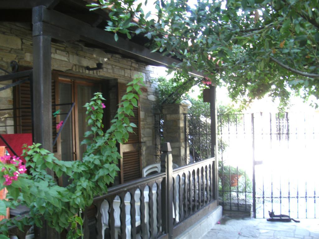 Papatzikos Traditional Guesthouse Neos Marmaras Exterior photo